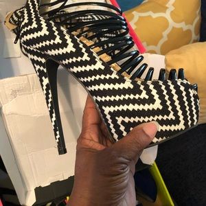Shoe